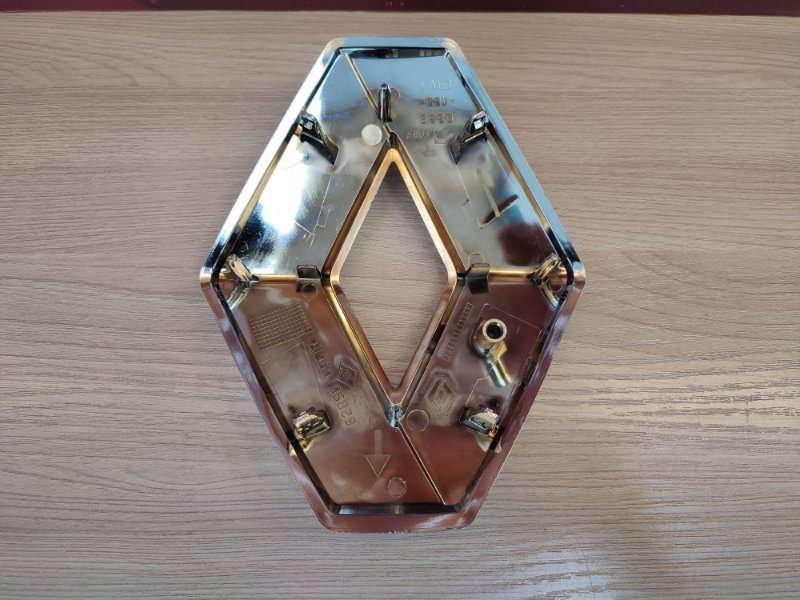 Эмблема решетки радиатора - фото 8