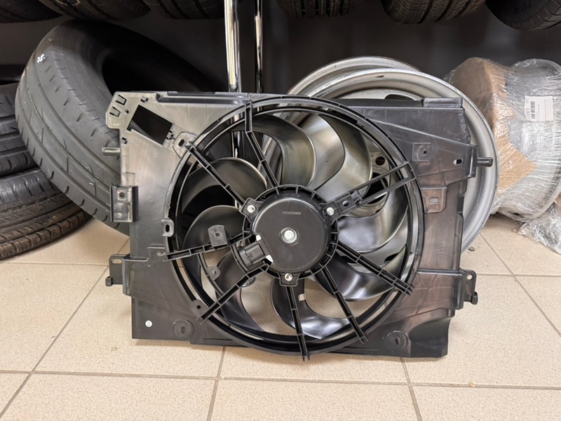 Диффузор радиатора - фото 1