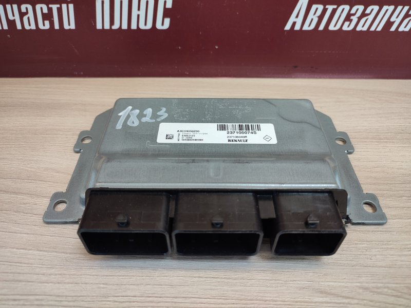 Блок управления двигателем - фото 2