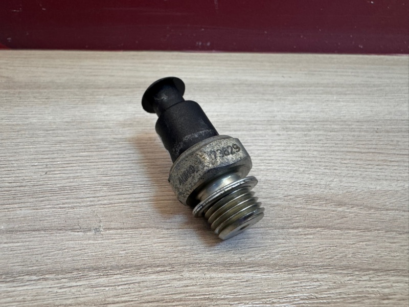 Датчик давления масла - фото 3