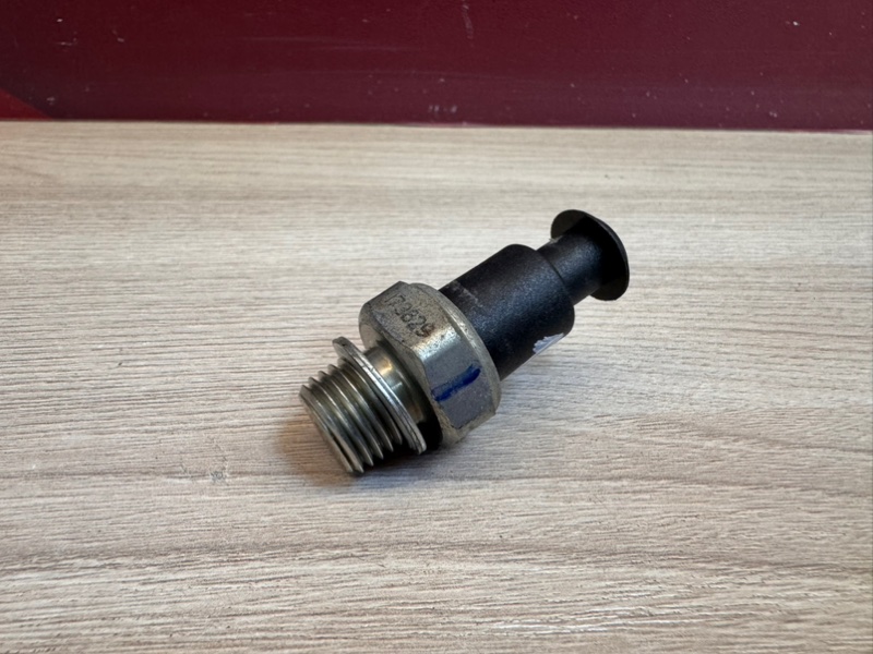 Датчик давления масла - фото 4