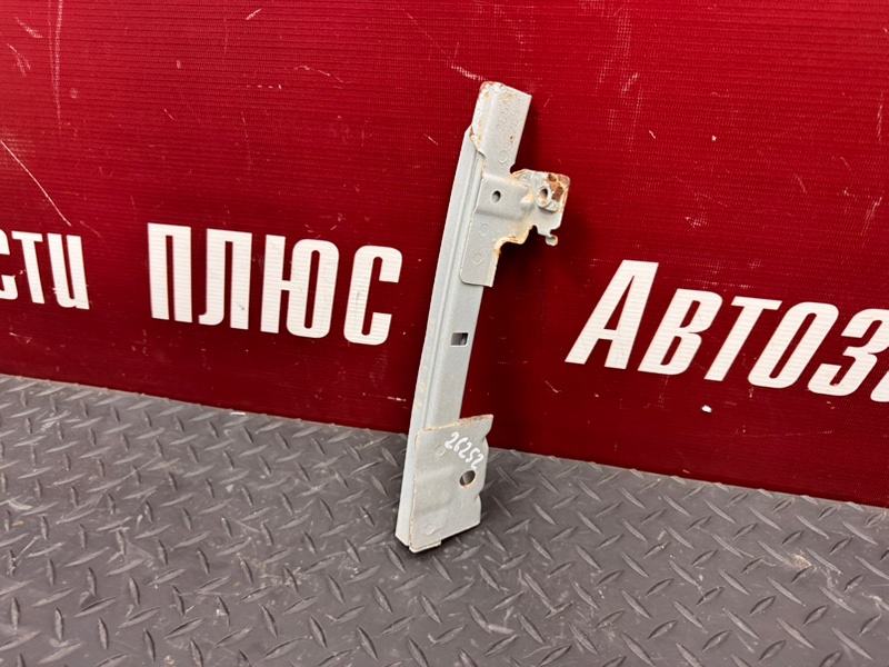 Направляющая стекла     двери - фото 3