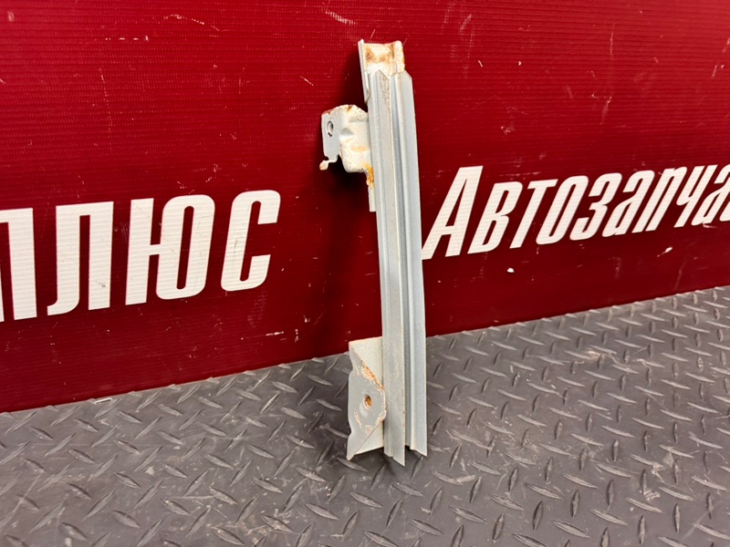 Направляющая стекла     двери - фото 6