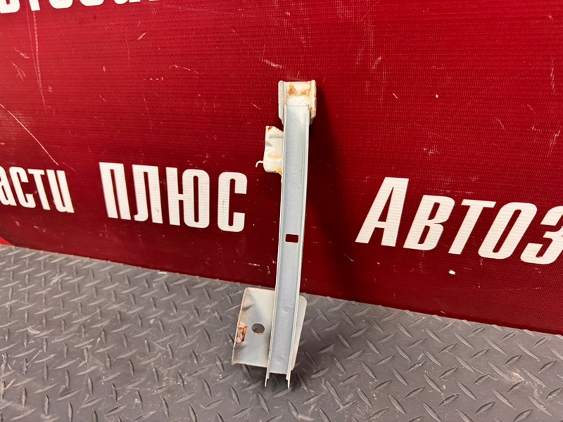 Направляющая стекла     двери - фото 7