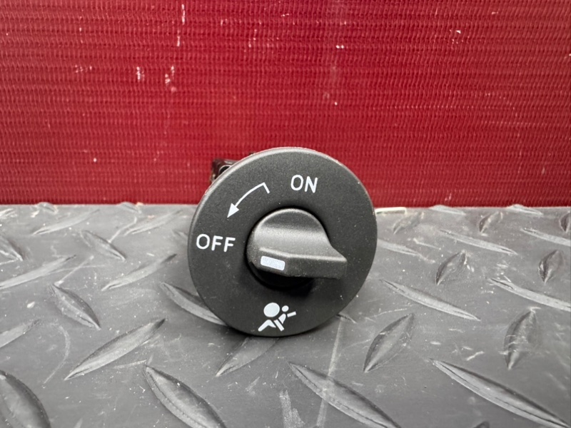 Выключатель подушки безопасности - фото 1