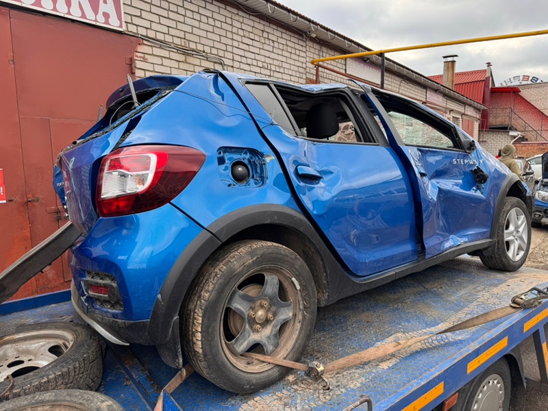 Кузов на запчасти - фото 4