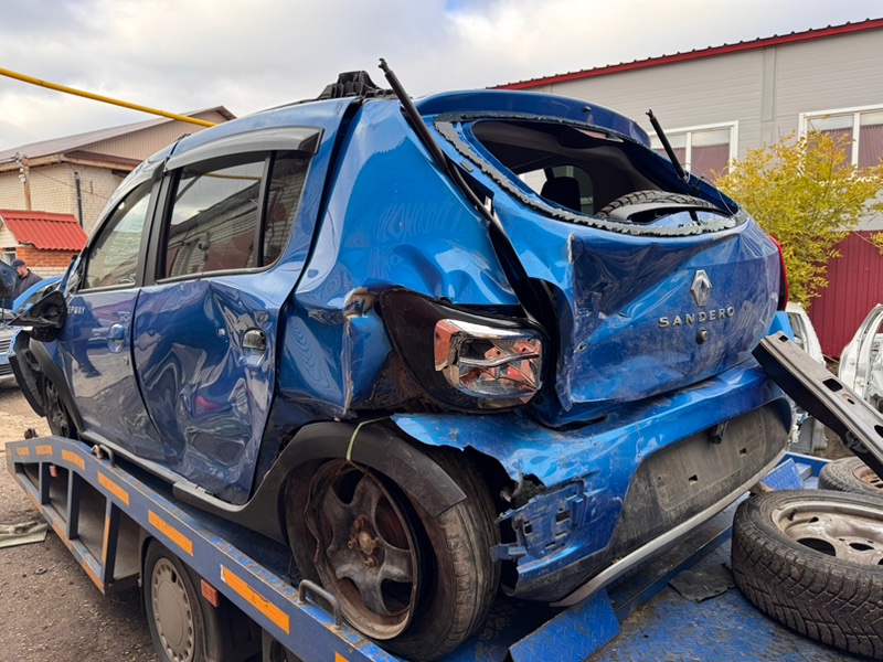 Кузов на запчасти - фото 6