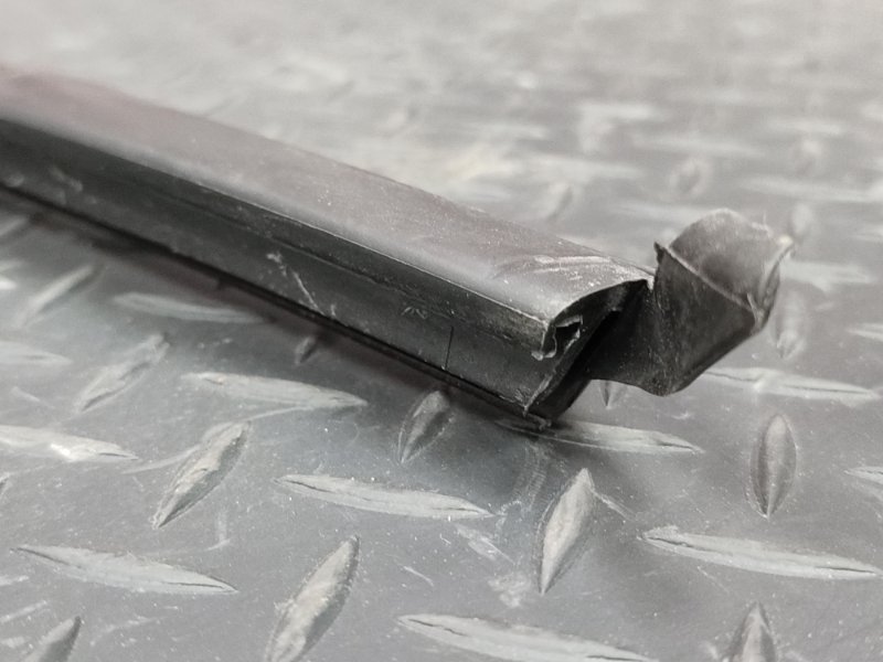 Уплотнитель стекла      двери - фото 5
