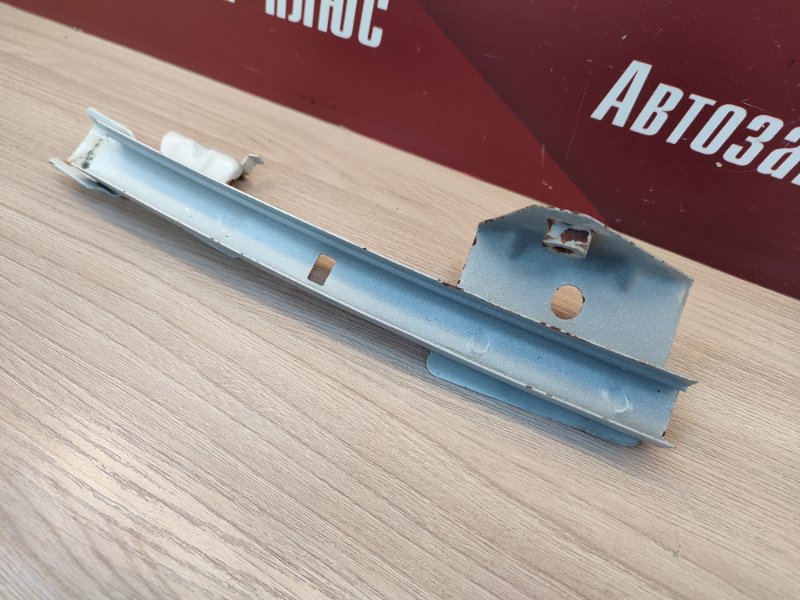 Направляющая стекла двери - фото 3