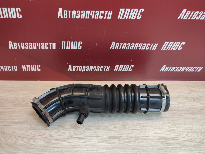 Патрубок воздушного фильтра - фото 1