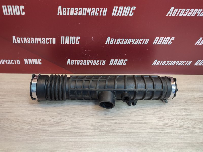Патрубок воздушного фильтра - фото 1