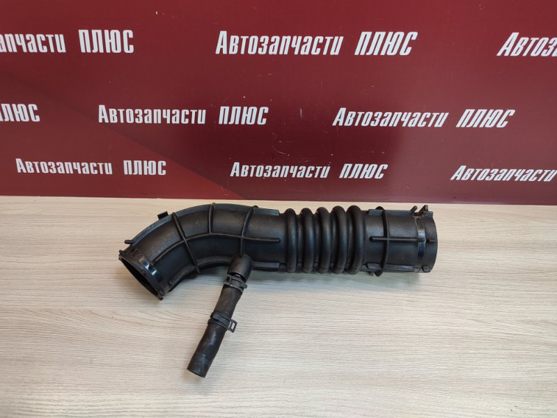 Патрубок воздушного фильтра - фото 1