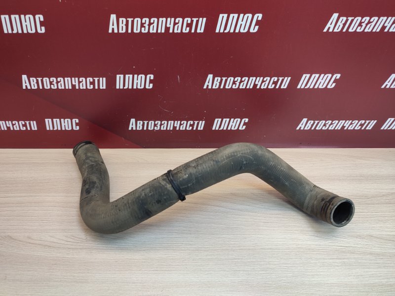 Верхний патрубок радиатора - фото 1