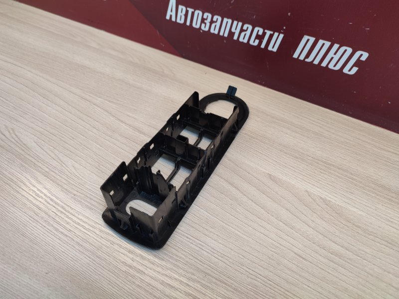 Накладка кнопки стеклоподъемника - фото 6