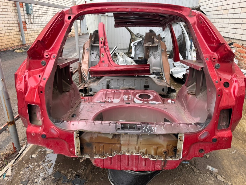 Пол багажника - фото 1