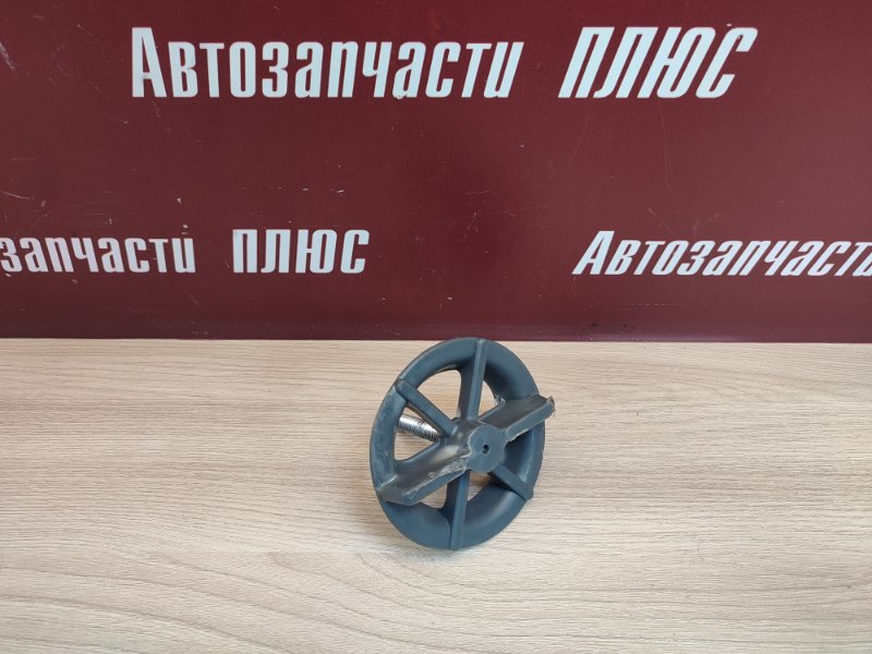 Крепление запасного колеса - фото 1