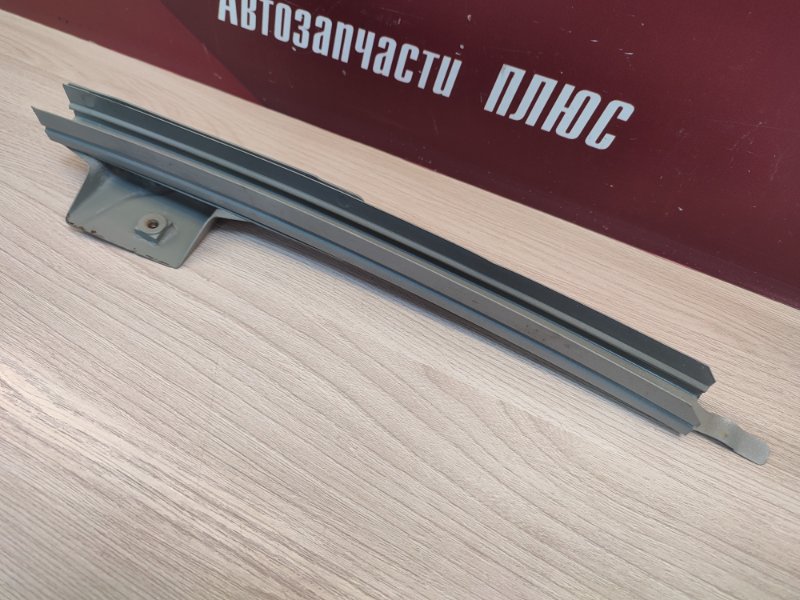 Направляющая стекла двери - фото 2