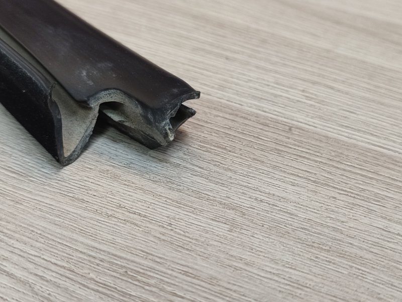 Уплотнитель стекла двери внутренний - фото 4