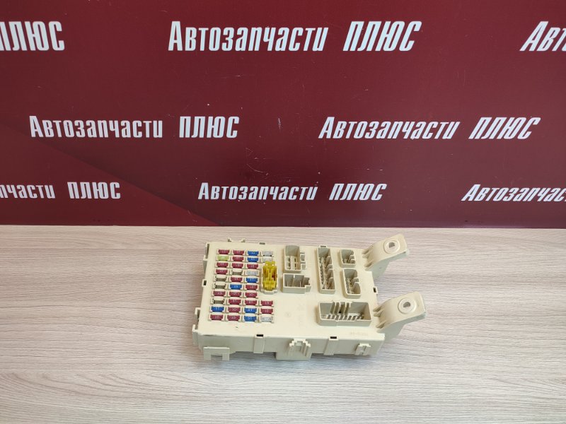 Блок предохранителей салона - фото 1