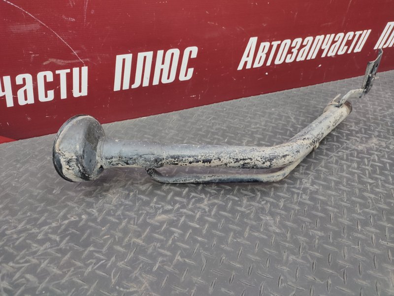 Горловина лючка бензобака - фото 10