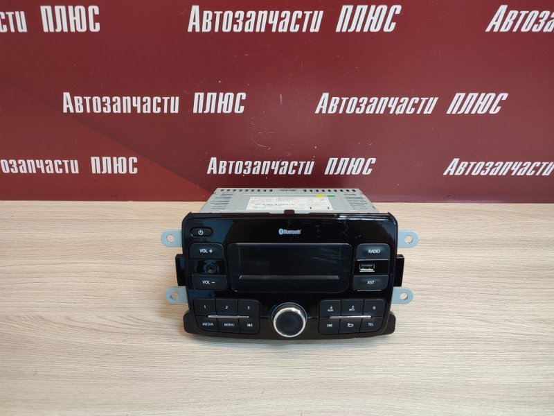 Магнитола штатная - фото 1