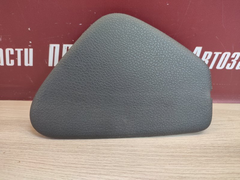 Крышка блока предохранителей салона - фото 2