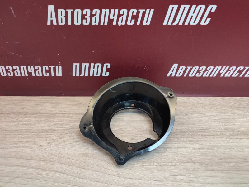 Горловина лючка бензобака - фото 1
