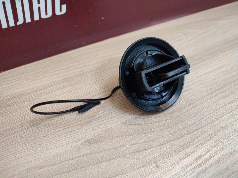 Крышка топливного бака - фото 9