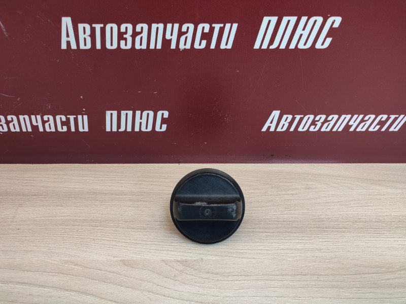 Крышка топливного бака - фото 1