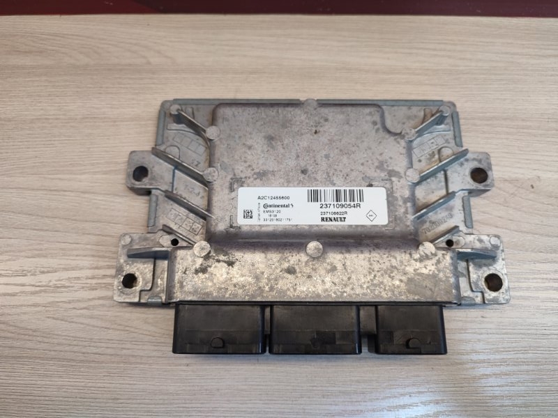 Блок управления двигателем - фото 3