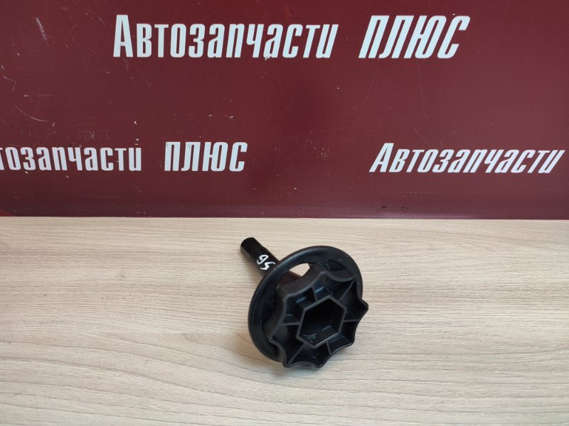 Крепление запасного колеса - фото 1