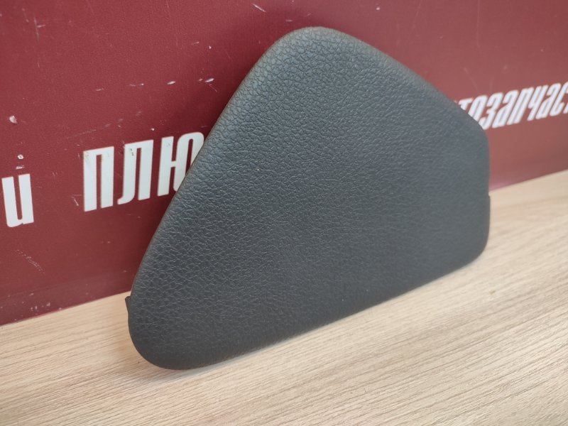 Крышка блока предохранителей салона - фото 4