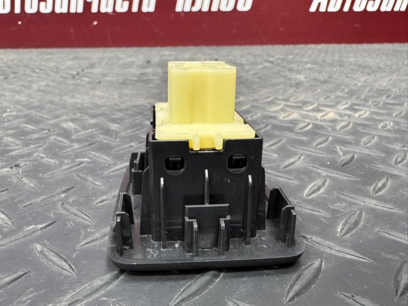 Кнопка стеклоподъемника - фото 7