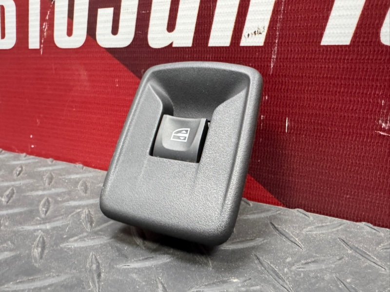 Кнопка стеклоподъемника - фото 4