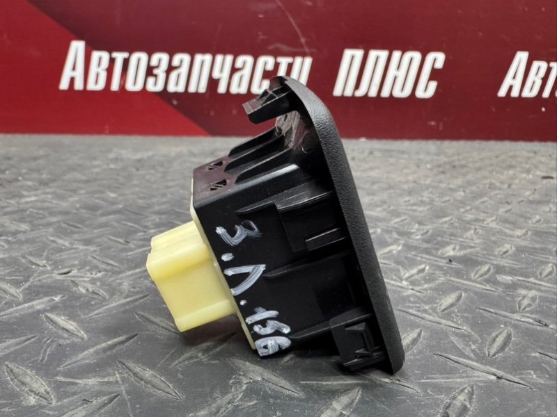 Кнопка стеклоподъемника - фото 6