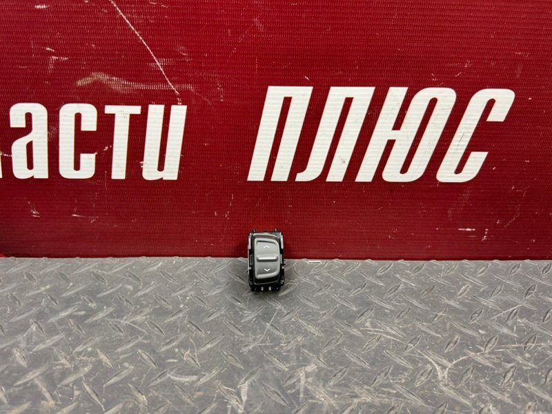 Кнопка стеклоподъемника - фото 1