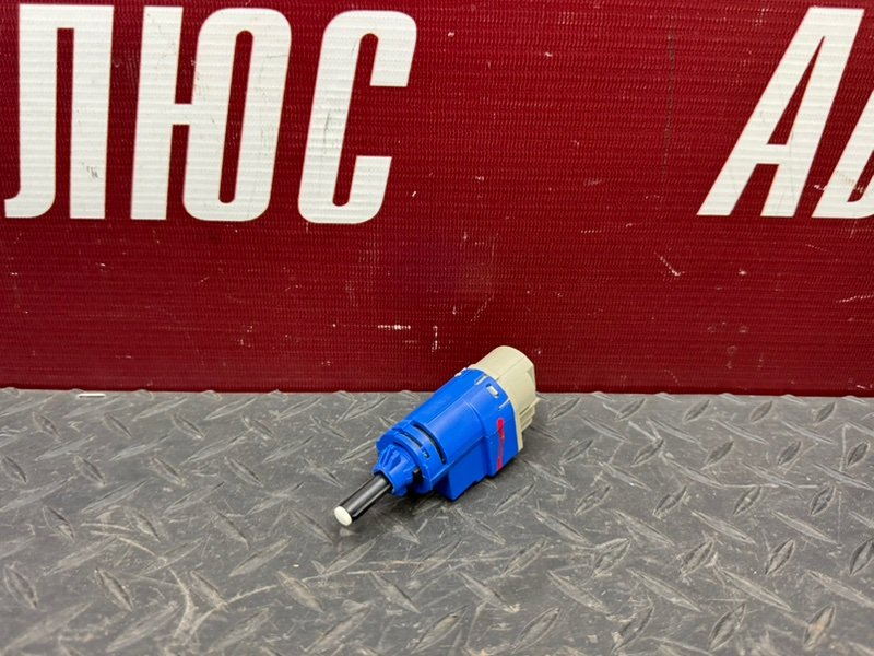 Датчик педали сцепления - фото 1