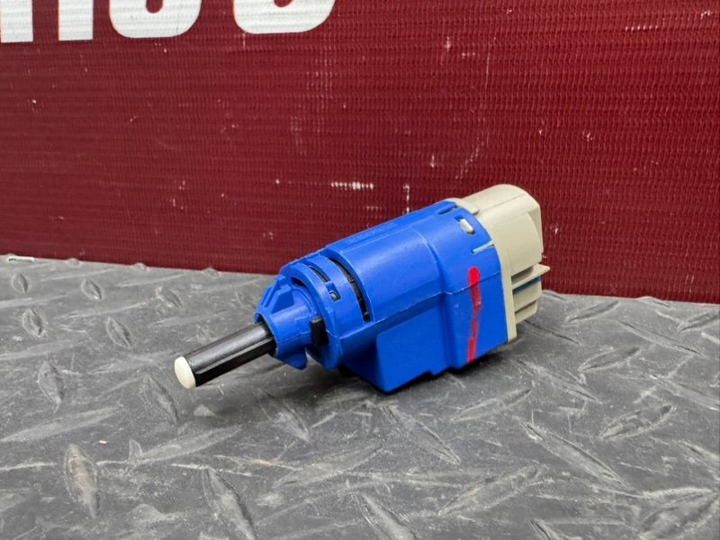 Датчик педали сцепления - фото 2