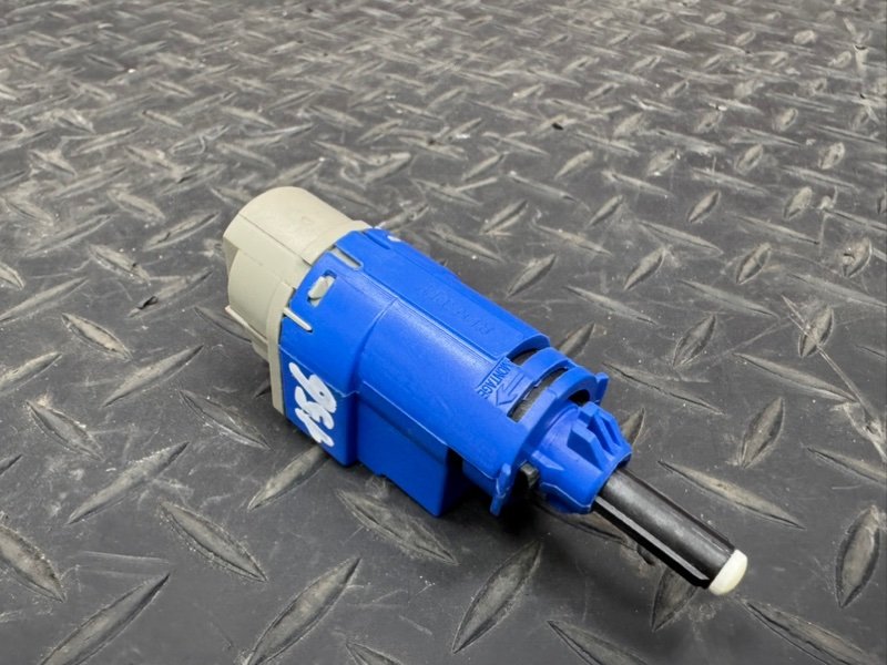 Датчик педали сцепления - фото 3