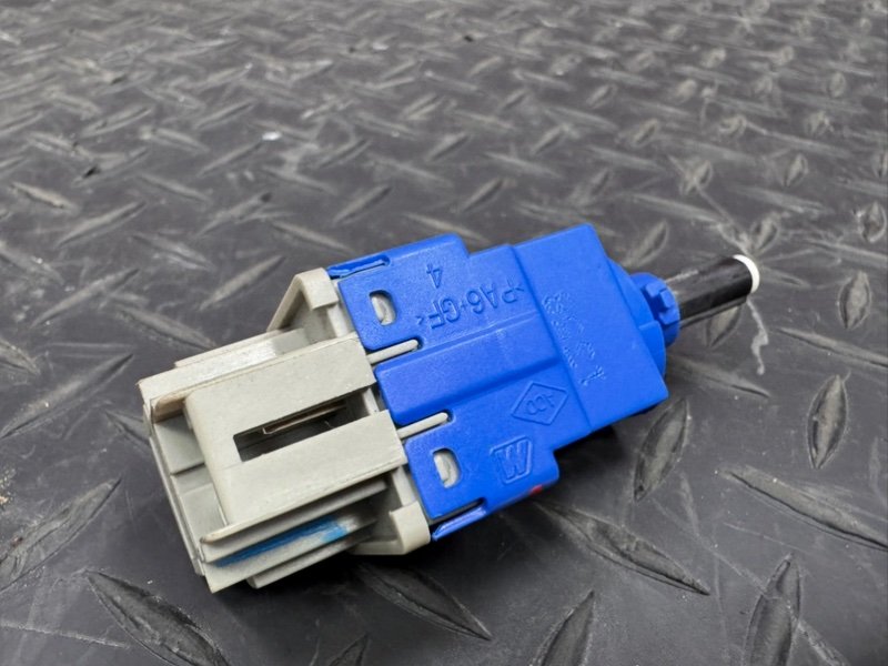 Датчик педали сцепления - фото 6