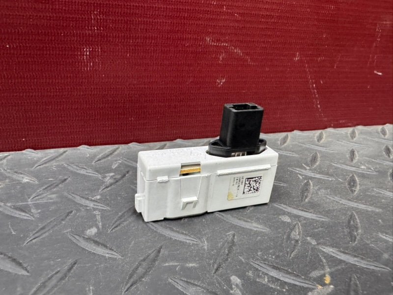 Датчик ремня безопасности - фото 2