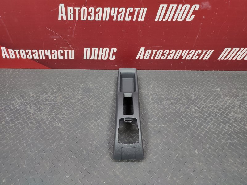 Консоль между сидений - фото 1