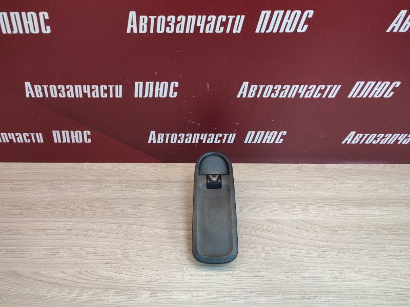 Кнопка стеклоподъемника - фото 1