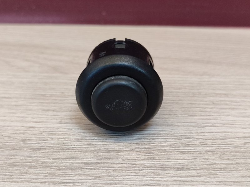 Кнопка открывания багажника - фото 2