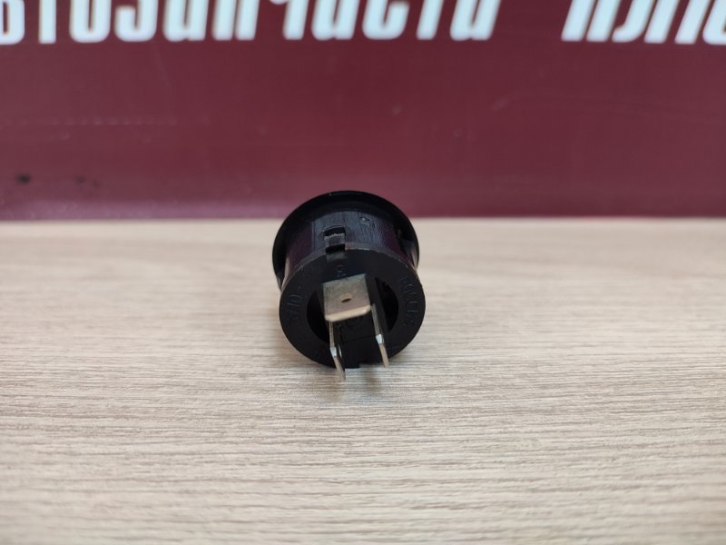 Кнопка открывания багажника - фото 5