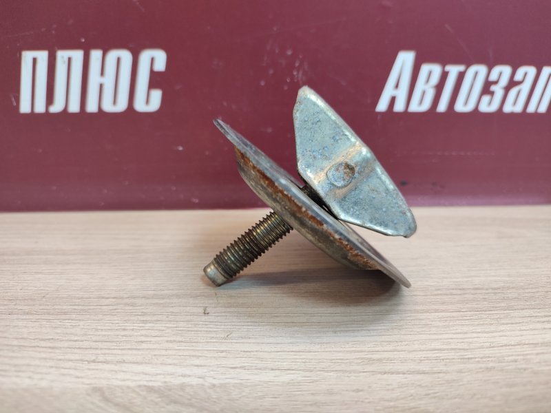 Крепление запасного колеса - фото 3