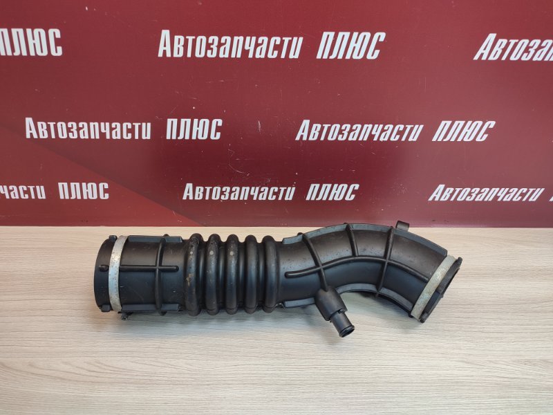 Патрубок воздушного фильтра - фото 1