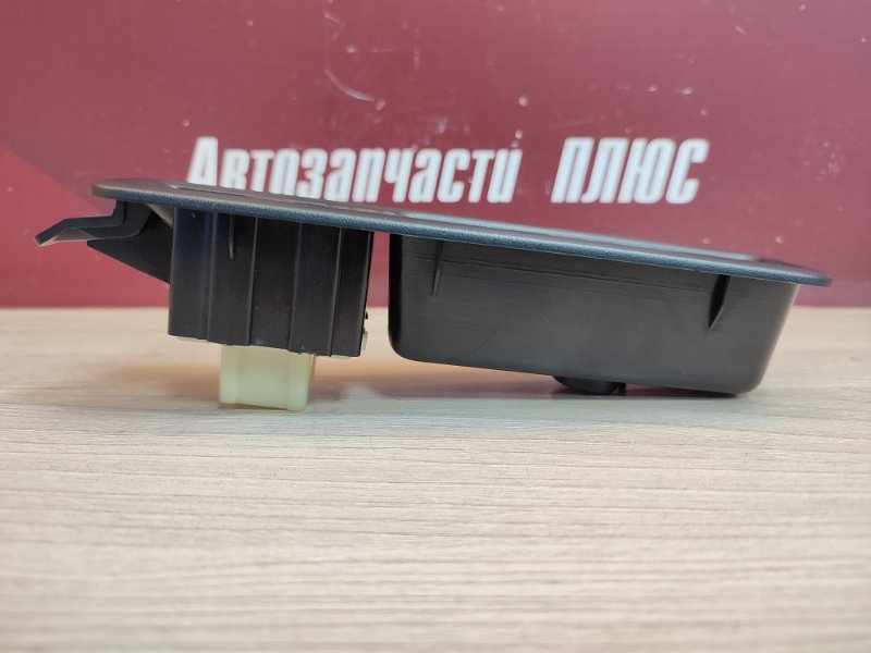 Кнопка стеклоподъемника - фото 6