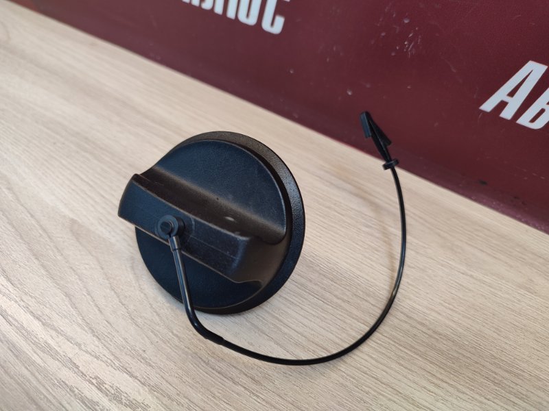 Крышка топливного бака - фото 3