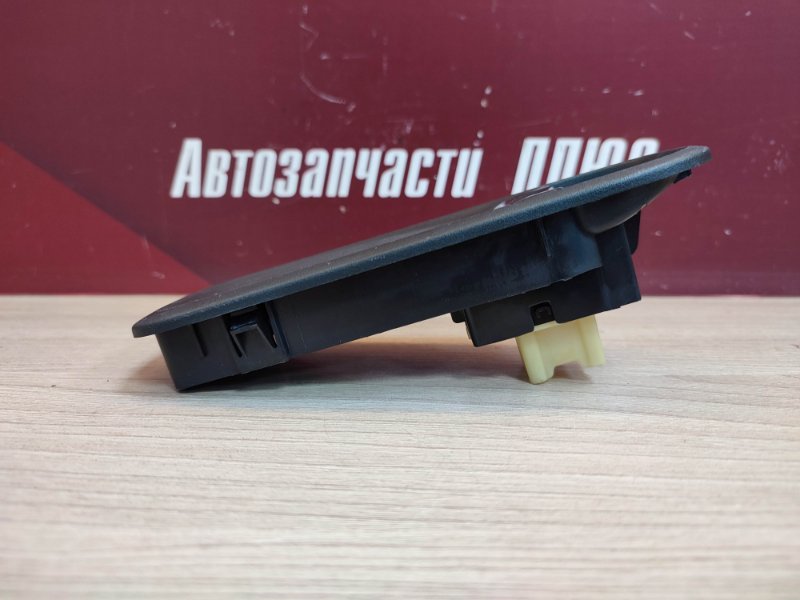Кнопка стеклоподъемника - фото 6
